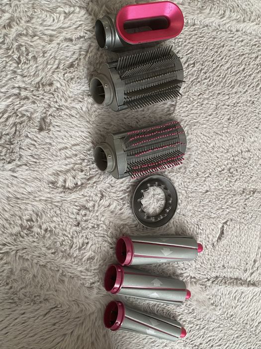 Кейс від dyson з насадками