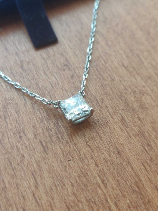 Colar com cristal swarovski