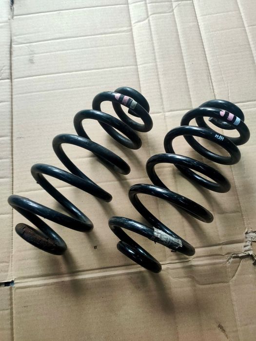 sprężyny tył audi a4 b6 b7 komplet 1białe-2różowe