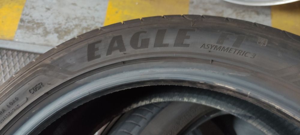 Pneus 235/45/20  semi novos
