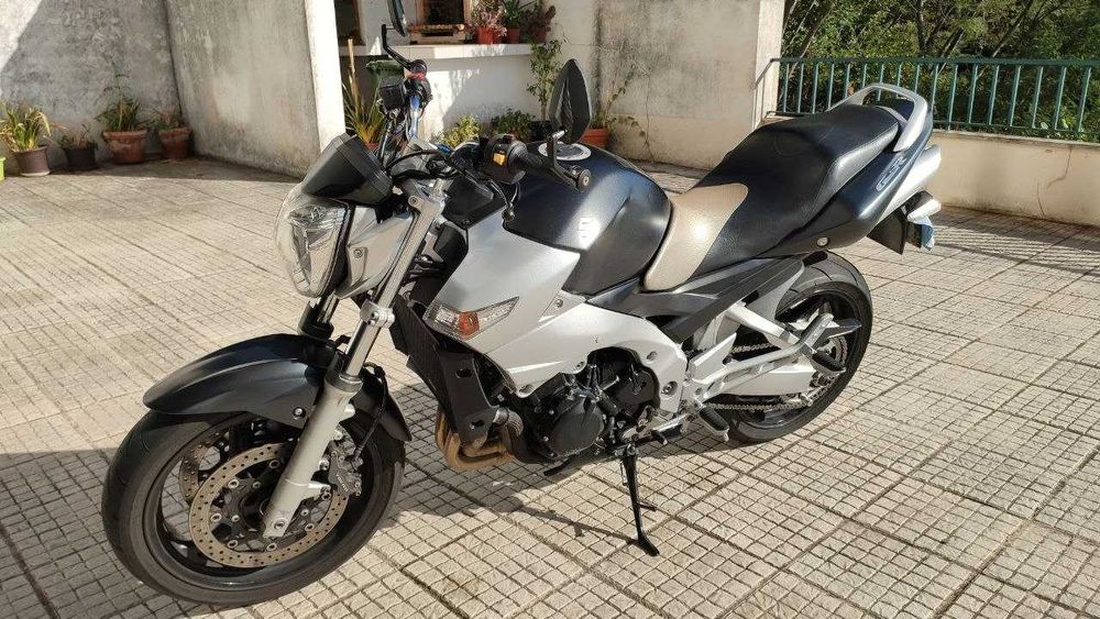 Suzuki GSR 600 - 98 cv (72 kW)