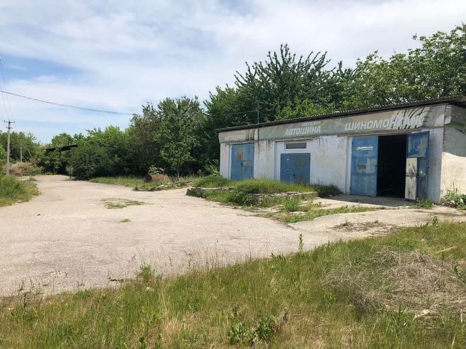 Продається автосервіс в смт.Крижопіль.