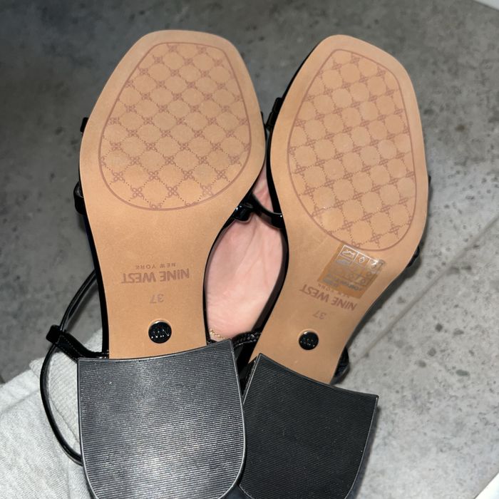 Nowe buty sandalki lakierowane na slupku Nine West