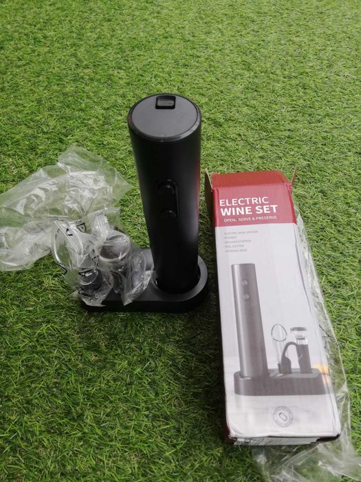 Abre /Abridor Garrafas eléctrico com base e acessórios