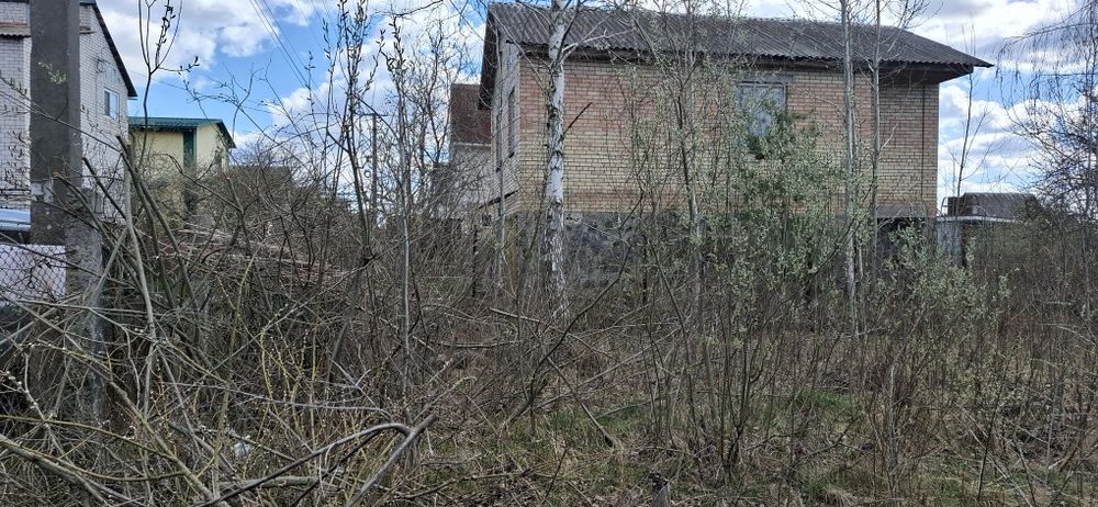 Продаж земельної ділянки в дачному кооперативі біля озера