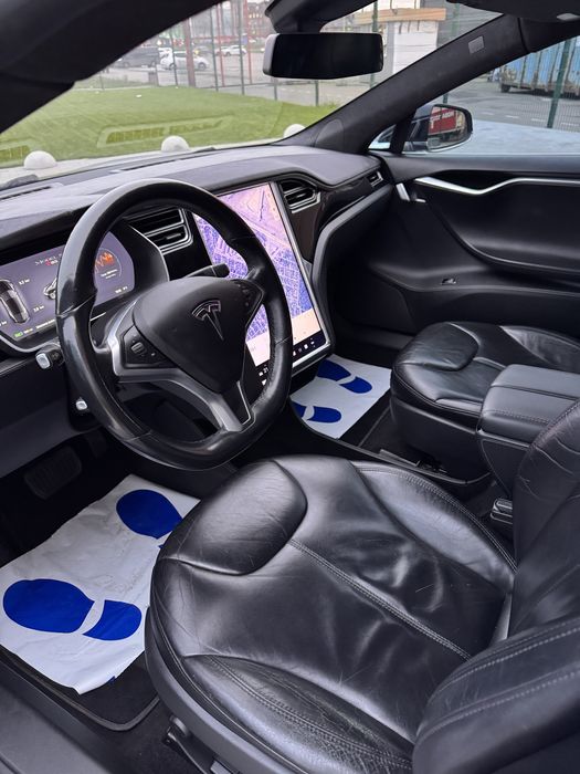 Tesla Model S P85 2014