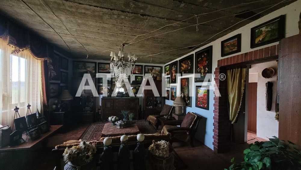 Будинок в Остриці