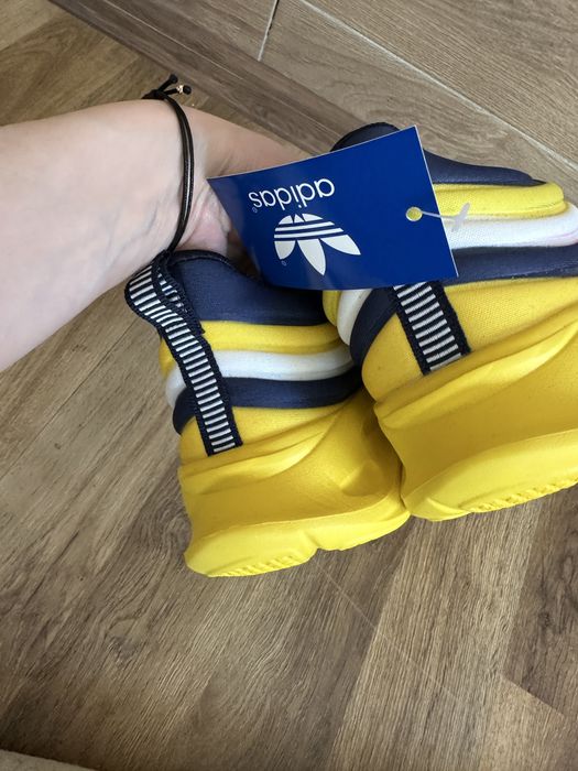 Кросівки Adidas p.43-28 см нові не підійшли