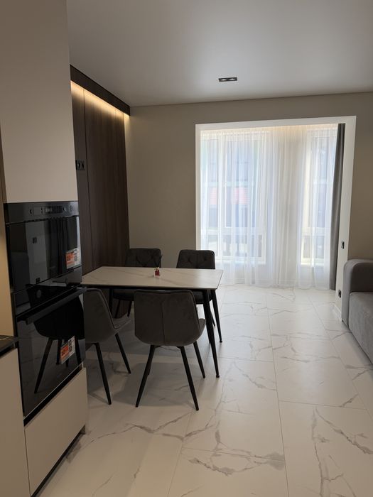 Продаж сучасної олнокімнатної новобудови з ремонтом, меблями та технікою