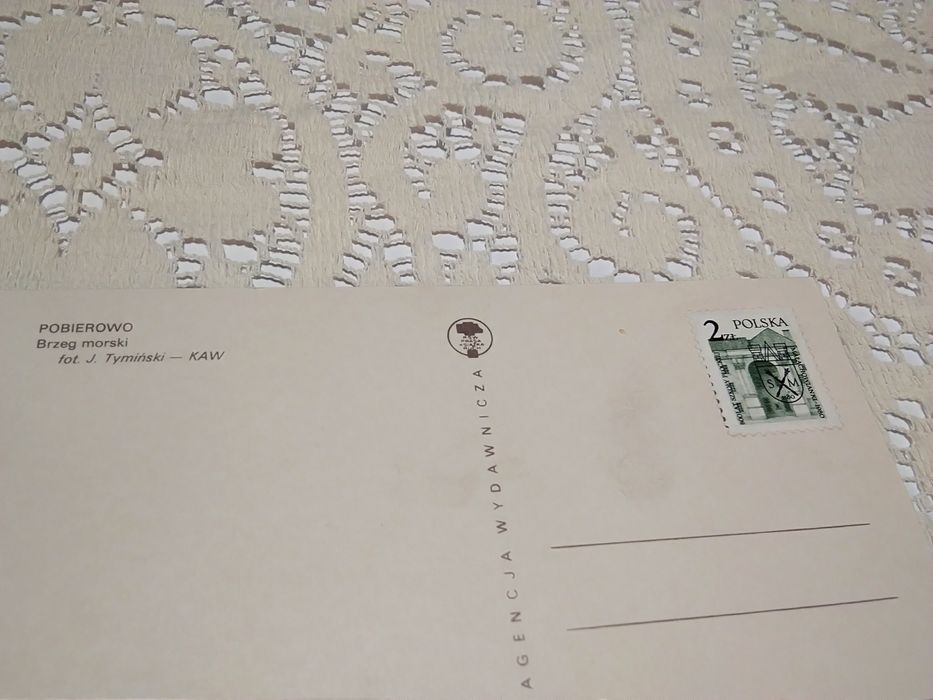 4 pocztówki z lat 80, z tyłu znaczki.