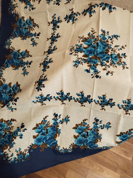 Продам нові скатертини