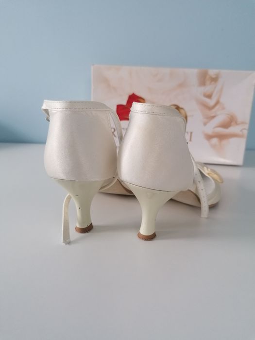 Buty damskie  czółenka  kremowe r. 37