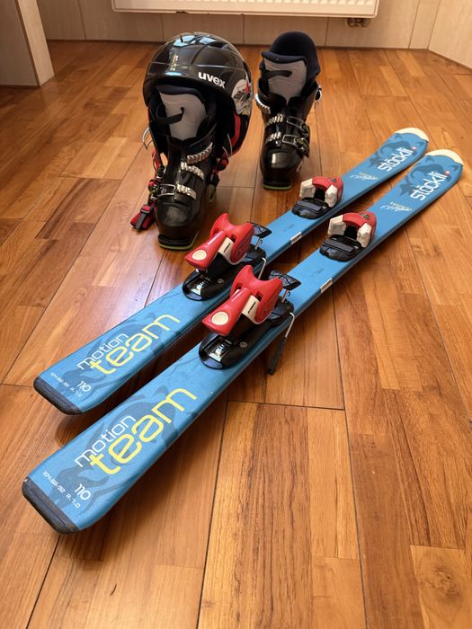 Narty Stöckli, buty Rossignol, wiązania Atomic i kask Uvex