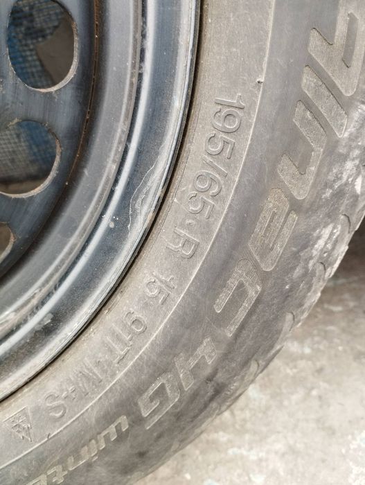 Продам резину б/у с дисками