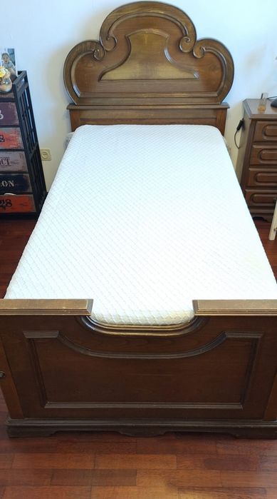 Móveis de quarto de solteiro em madeira maciça