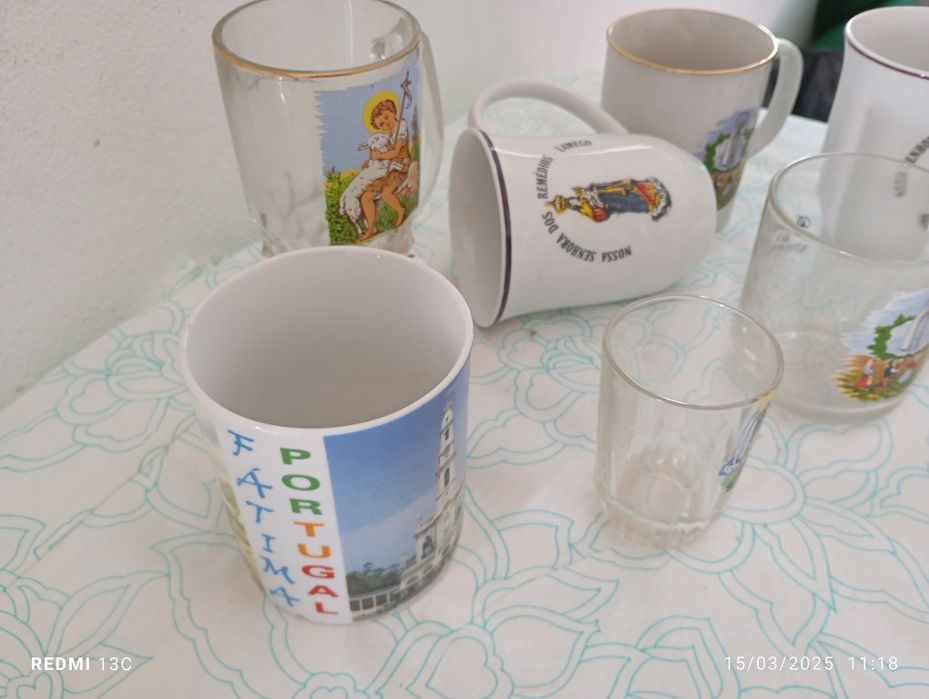 Conjunto de canecas com motivos da Nossa senhora de Fátima
