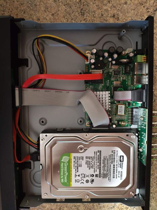 Продам відеореєстратор марки Hikvision ds-7200