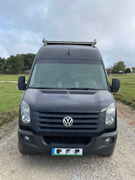 VW Crafter com porta bagagem