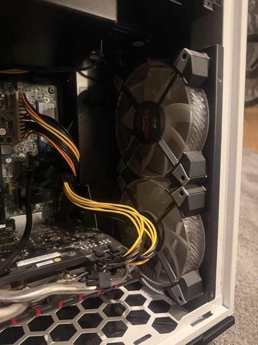 Komputer do gier sprzedam lub wymienie za kierownice do gier logitech g29