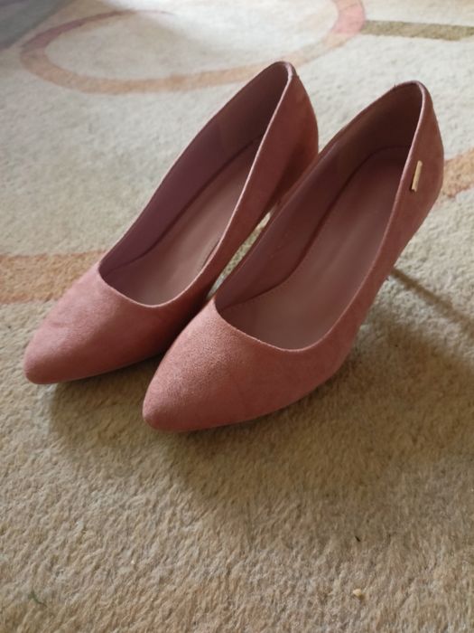 Buty czółenka różowe rozm 38