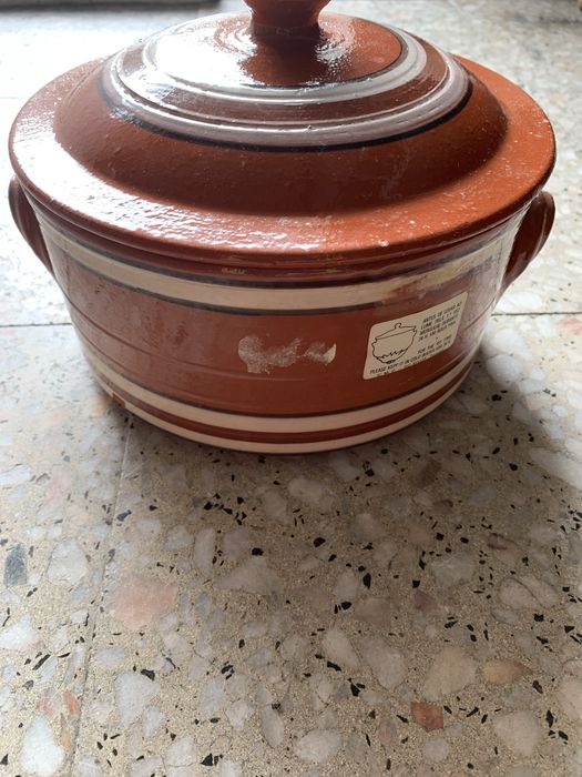 Tacho em barro pintado