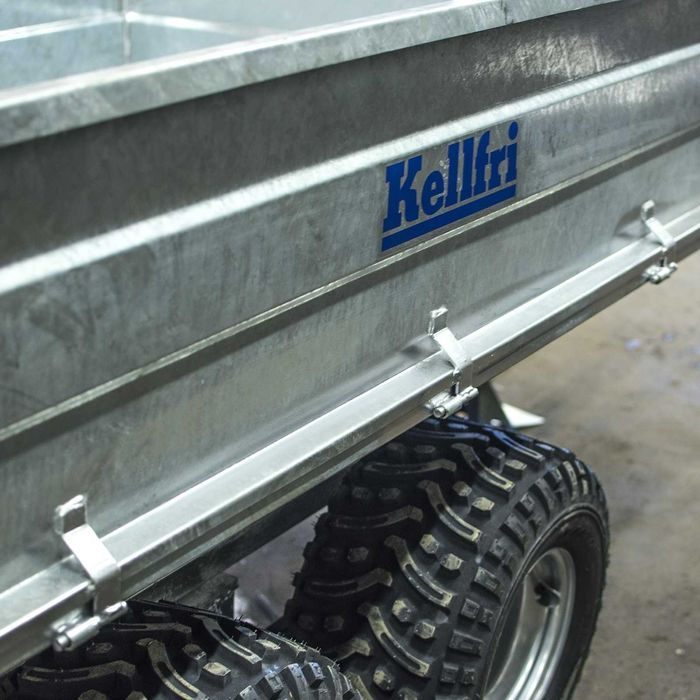 Przyczepa z wywrotem do ATV z mocnym wózkiem i ładownością 1,5 tony.