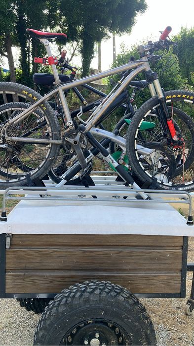 Reboque erka para quatro bicicletas