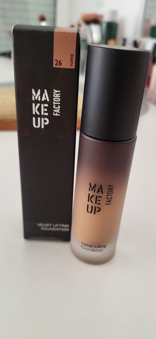 Base Make Up Factory NOVA - Velvet Lifting Foundation