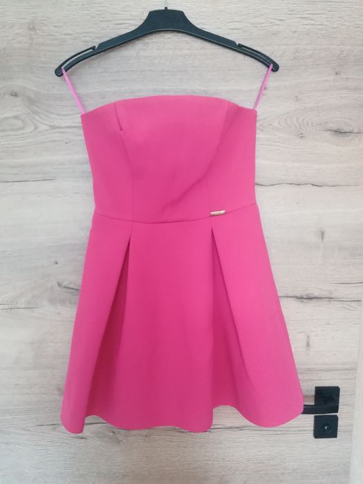 Elegancka różowa sukienka bez ramiączek A&A Collection rozmiar M