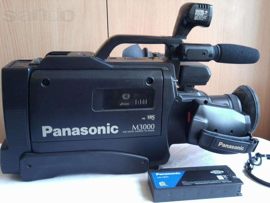 Продам видеокамеру Панасоник М-3000