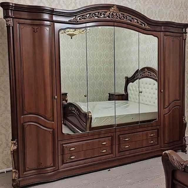 Продам спальный гарнитур