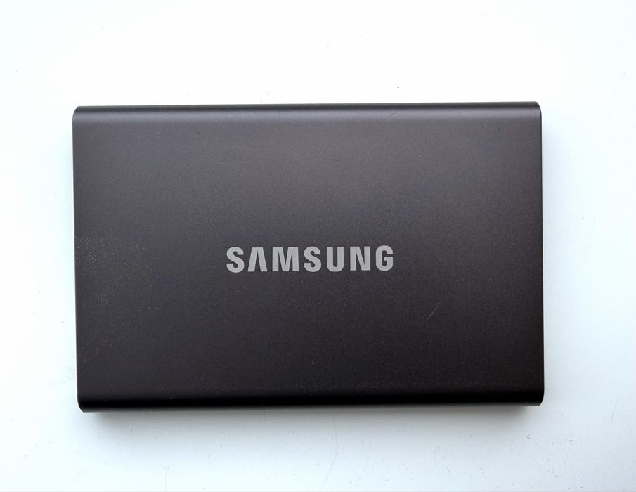 Samsung  T7 4TB, зовнішній SSD диск
