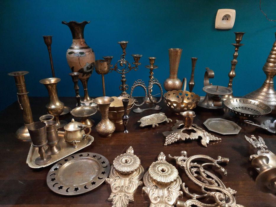 Mosiężne ozdoby, świeczniki, podstawki, kinkiety, wazony