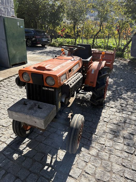 Tractor kubota b7000