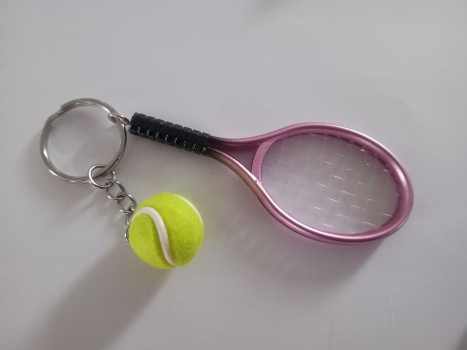 Tenis brelok breloczek zawieszka idealny na prezent