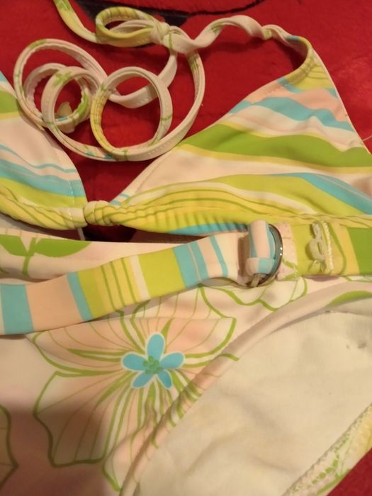 Kąpielòwki dwuczęściowe kolorowe