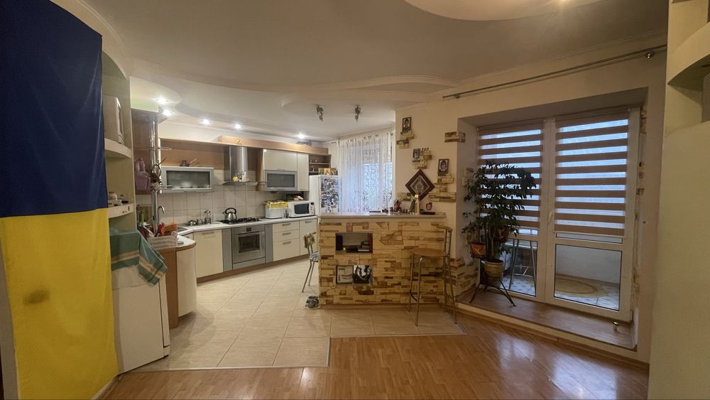 Продам 3-х комнатную квартиру в Центре