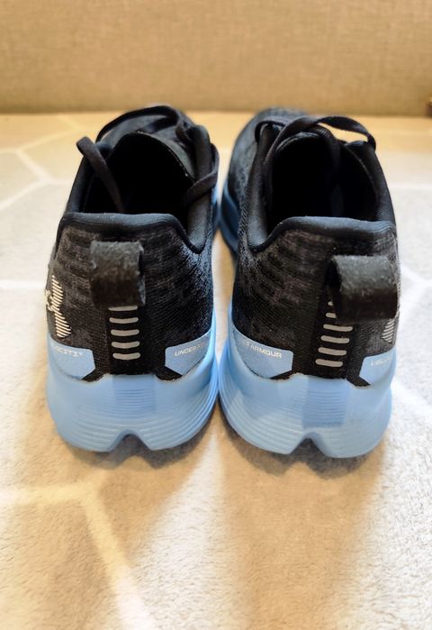 Buty do biegania Under Armour UA Velociti 4 - rozmiar 44
