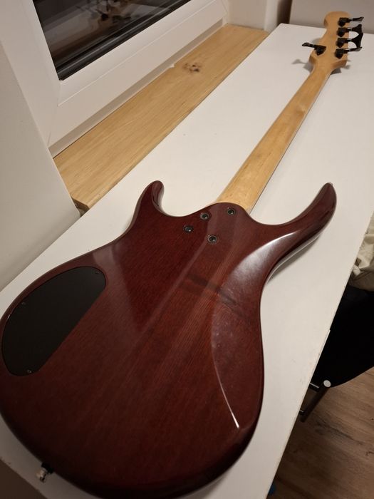 Gitara basowa Epiphone Embassy V