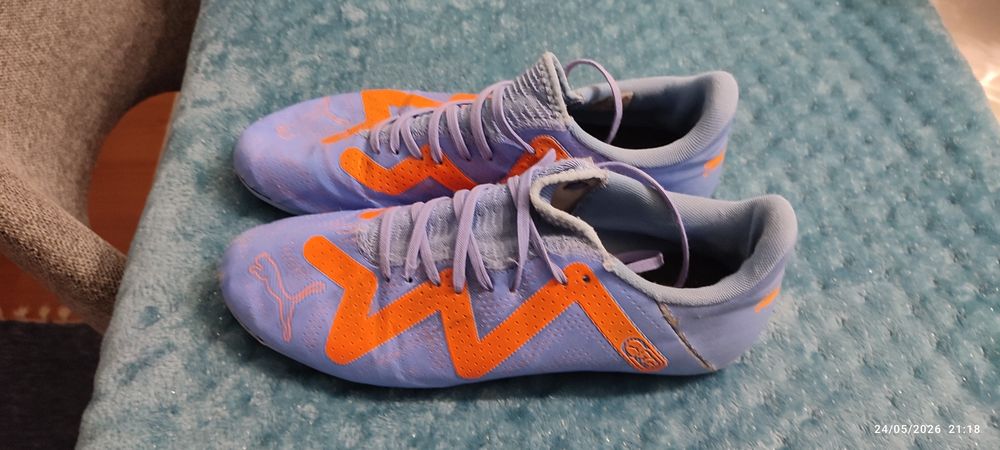 Vendo  vários pares de chuteiras