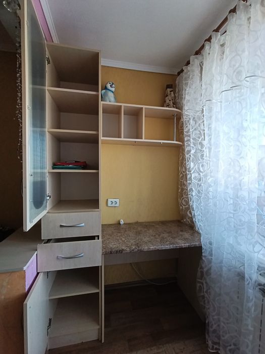 Продам шкільний куточок