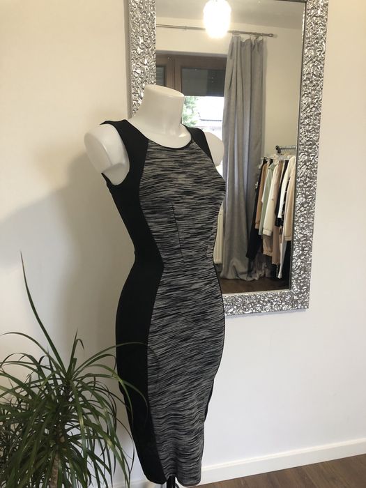 Sukienka długa midi