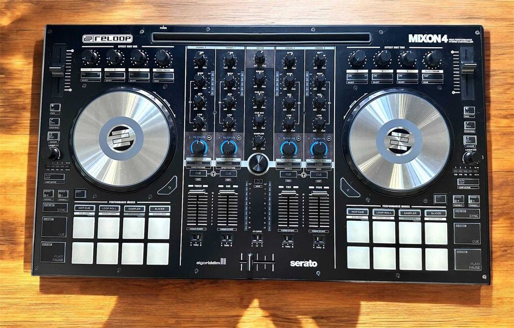 Reloop DJ Mixon 4 + RHP20 Gratis - 4-kanałowe - StudioPro