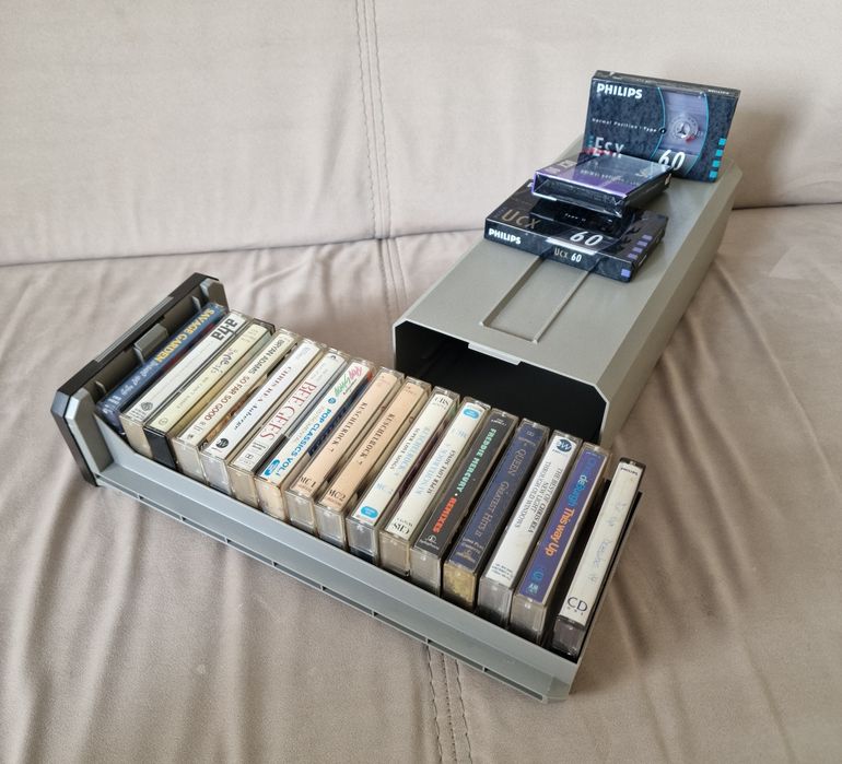 18 kaset magnetofonowych ( 3 NOWE Philips)