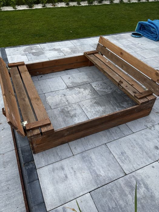Piaskownica zamykana z siedzeniami 120cm