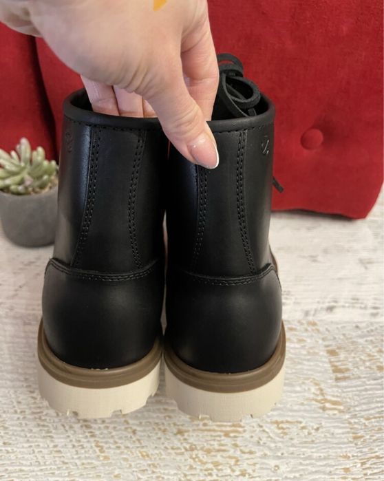 Ecco,оригінал із натуральноі шкіри ,42,устілка 27,5