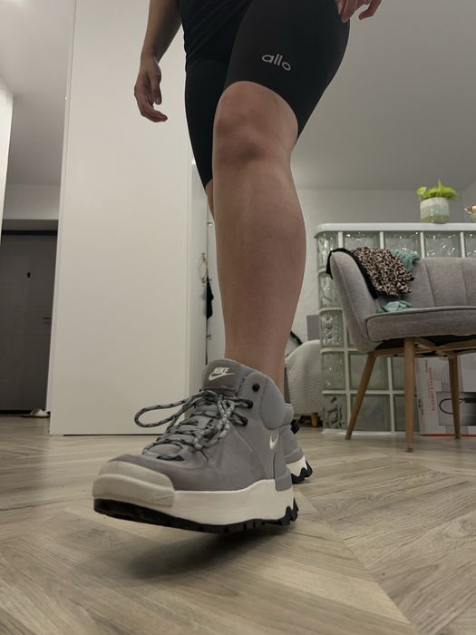 Жіночі кросівки Nike / зима