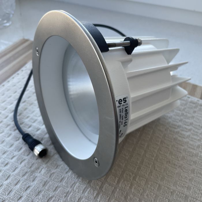 Lampa Ares Leila 165 26W LED stan igła White Light