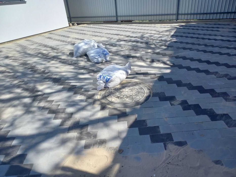 Укладка тротуарной плитки, виконуємо всі супутні роботи