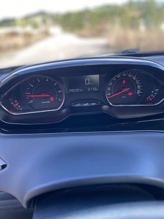 Vendo peugeot 208 1.2 gasolina (LER ANÚNCIO!)